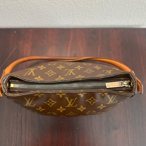 Louis Vuitton Vintage Monogram Looping GM Bucket Bag (FL0015, 2005) - Picture 4 of 11